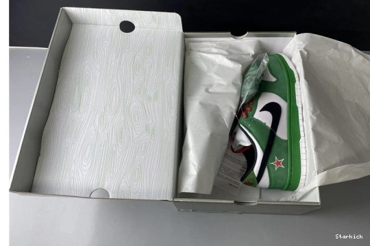SB 304292-302 Low Dunk Nike Heineken 0728